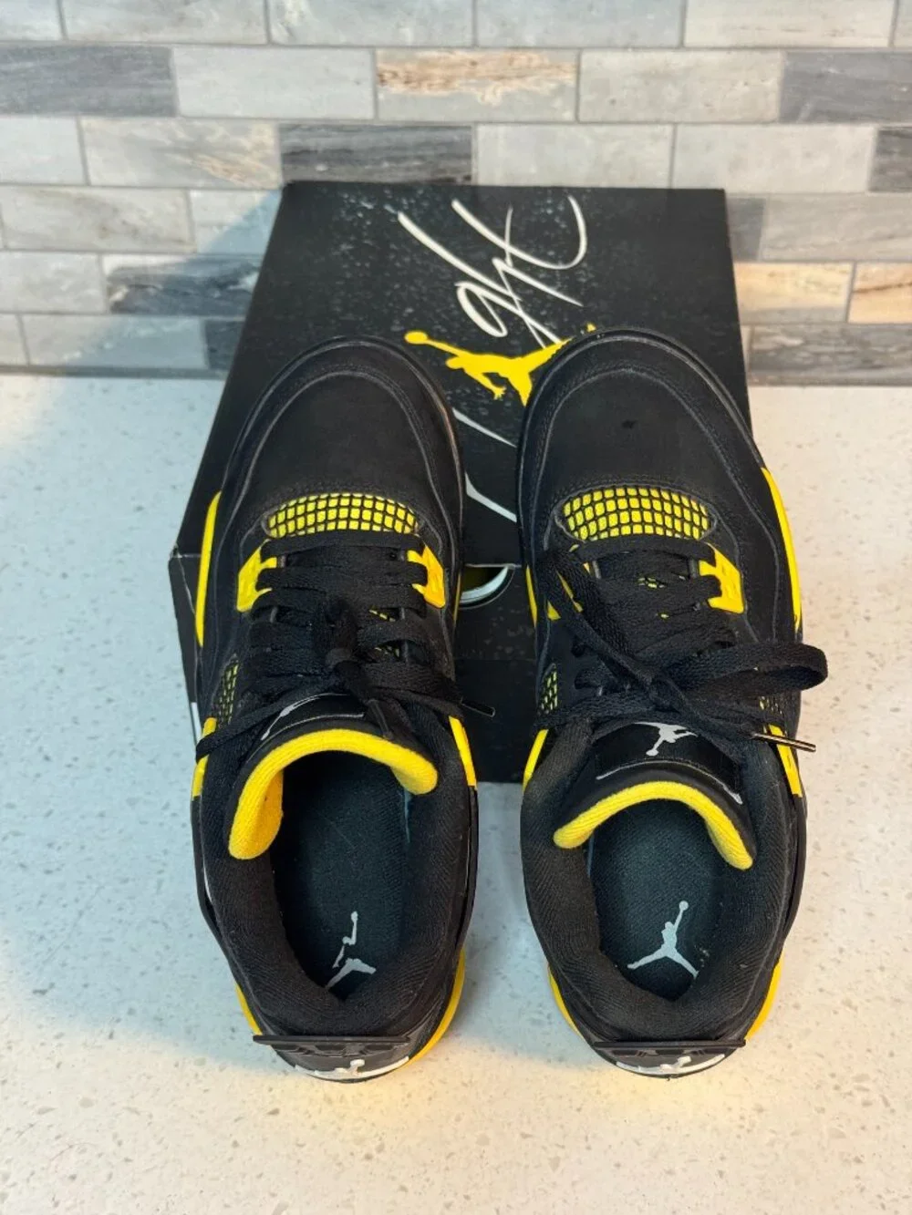 Nike Boys' Air Jordan 4 Retro Thunder (GS) - Size 6Y